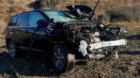 Family of 4 hospitalized on Thanksgiving after car veers off I-580